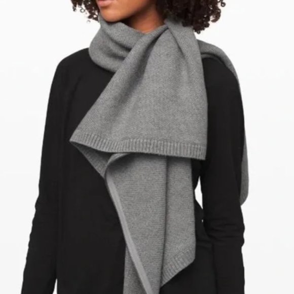 LULULEMON Gray On The Go Zip Front Knit Poncho | One Size - Picture 4 of 5